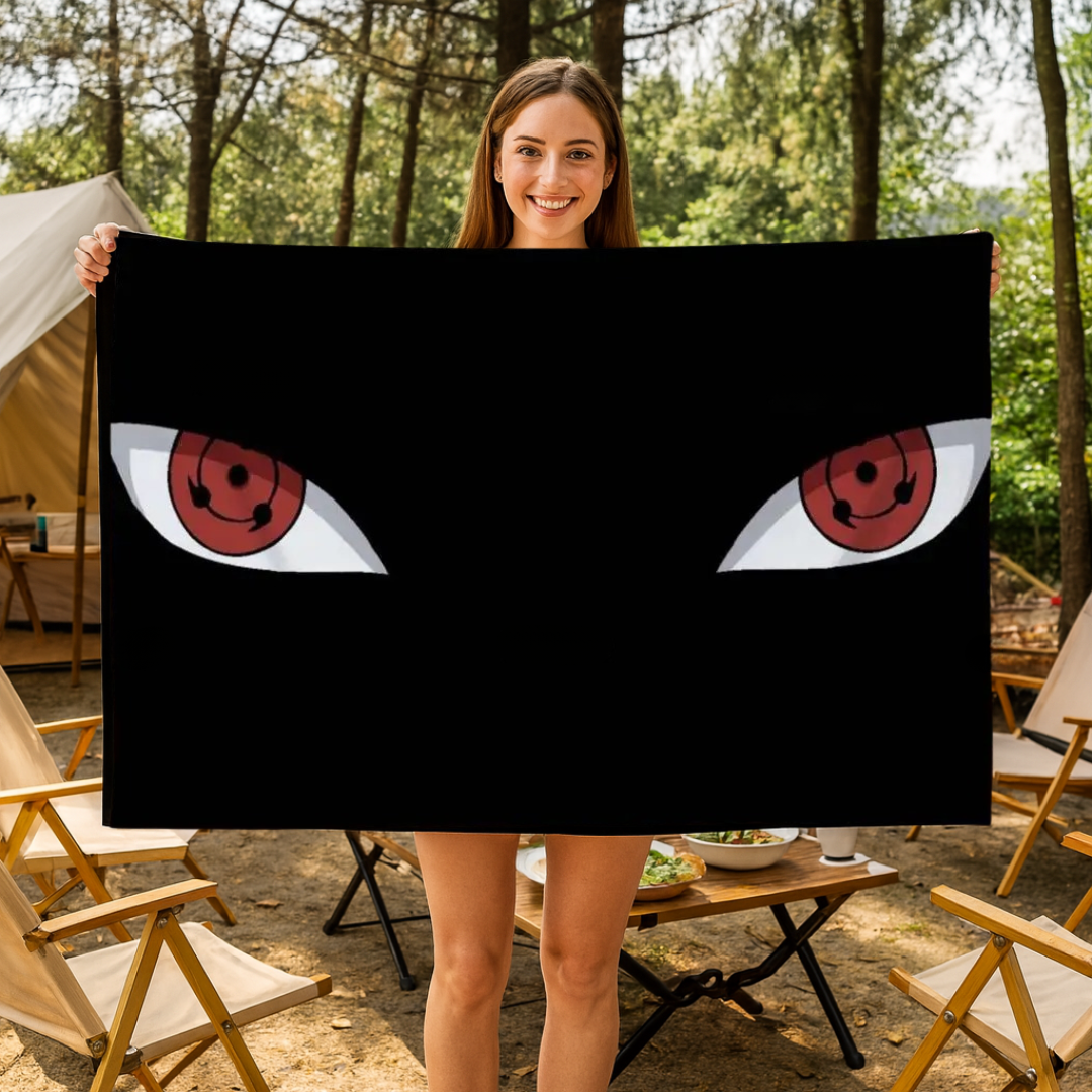 Drapeau Itachi Uchiwa "Sharingan Éveillé" – Naruto™
